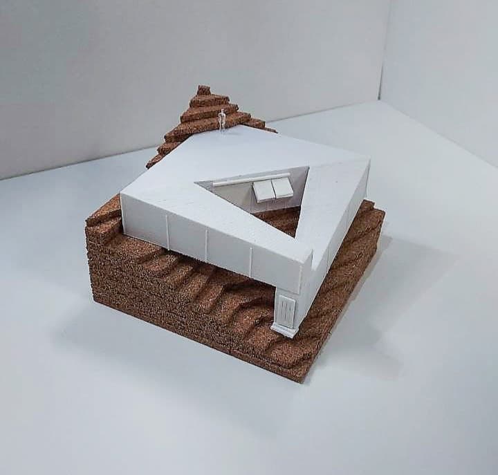 Com Inn Physical Model